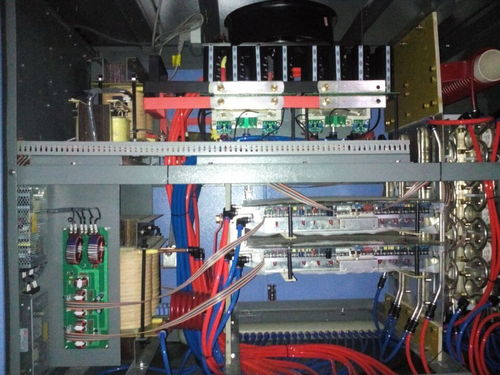 溫州高頻直縫焊管機(jī)組加工廠,300千瓦固態(tài)高頻焊管機(jī)制造